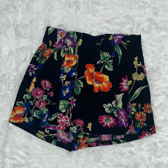 Express Pants - Express extreme high waisted floral shortie